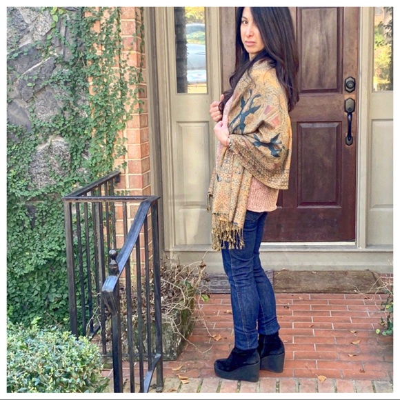 Gorgeous Moroccan Cashmere Pashmina scarf/shawl - Picture 4 of 5